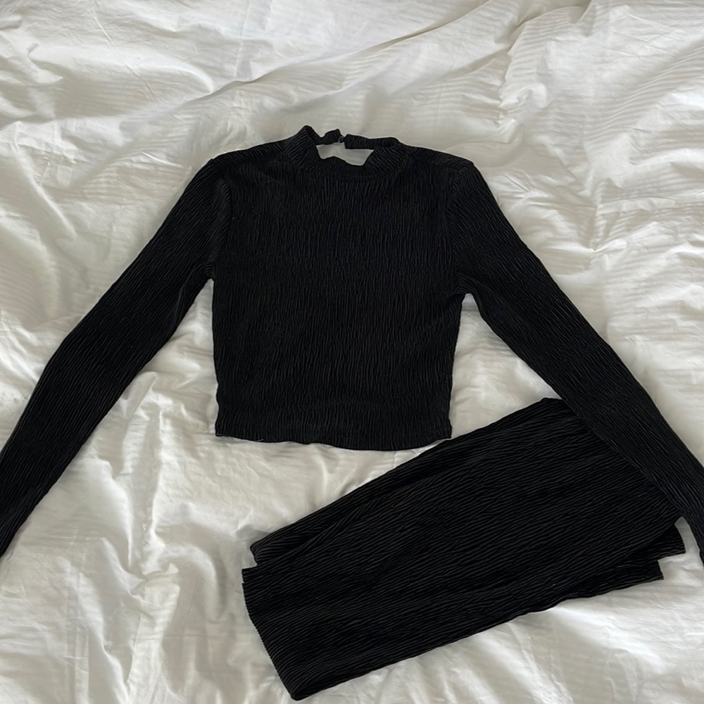 H&M detailed velvet matching set